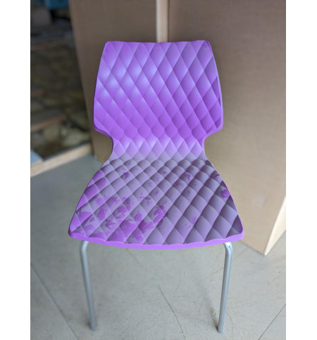 Chaise de collectivité UNI coloris violet pieds chromés